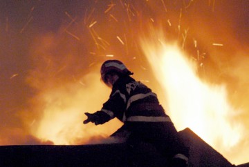 O baracă a luat FOC pe Aurel Vlaicu